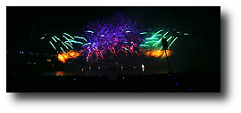 Fireworks photograph title=\Photograph © 2014 Steve Austin