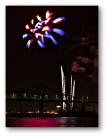 Fireworks photograph title=\Photograph © 2015 Rachel Jacklyn Bilodeau