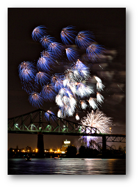 Fireworks photograph title=\Photograph © 2015 Rachel Jacklyn Bilodeau