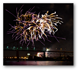 Fireworks photograph title=\Photograph © 2015 Rachel Jacklyn Bilodeau