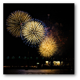 Fireworks photograph title=\Photograph © 2015 Rachel Jacklyn Bilodeau